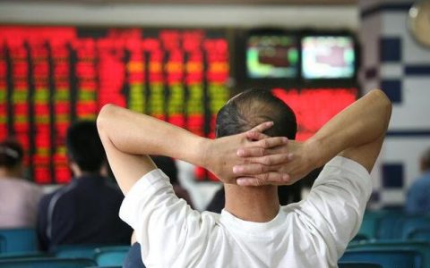 原油暴跌钢铁暴跌